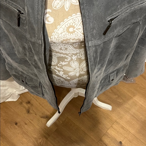 WOMAN Classic Gray Suede Jacket - Picture 11 of 15